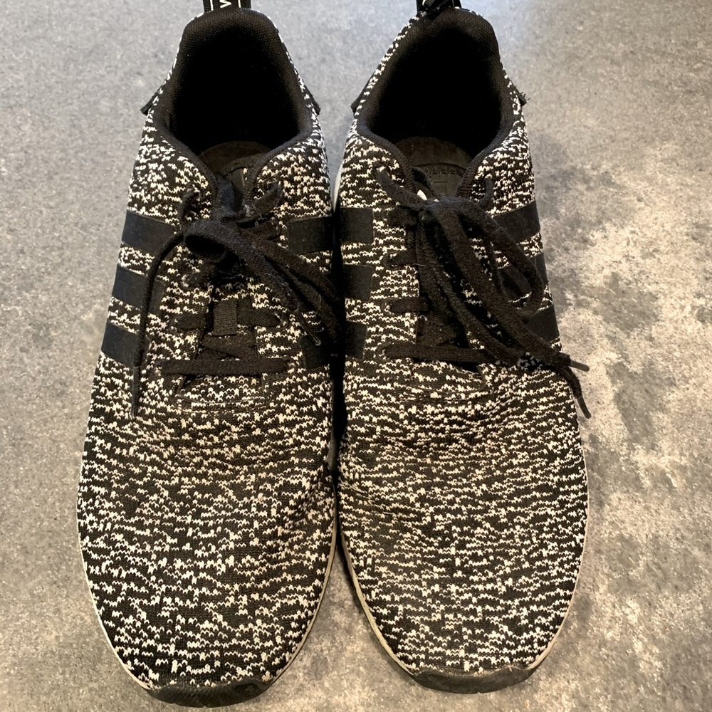 Adidas NMD R2 Oreo - 11